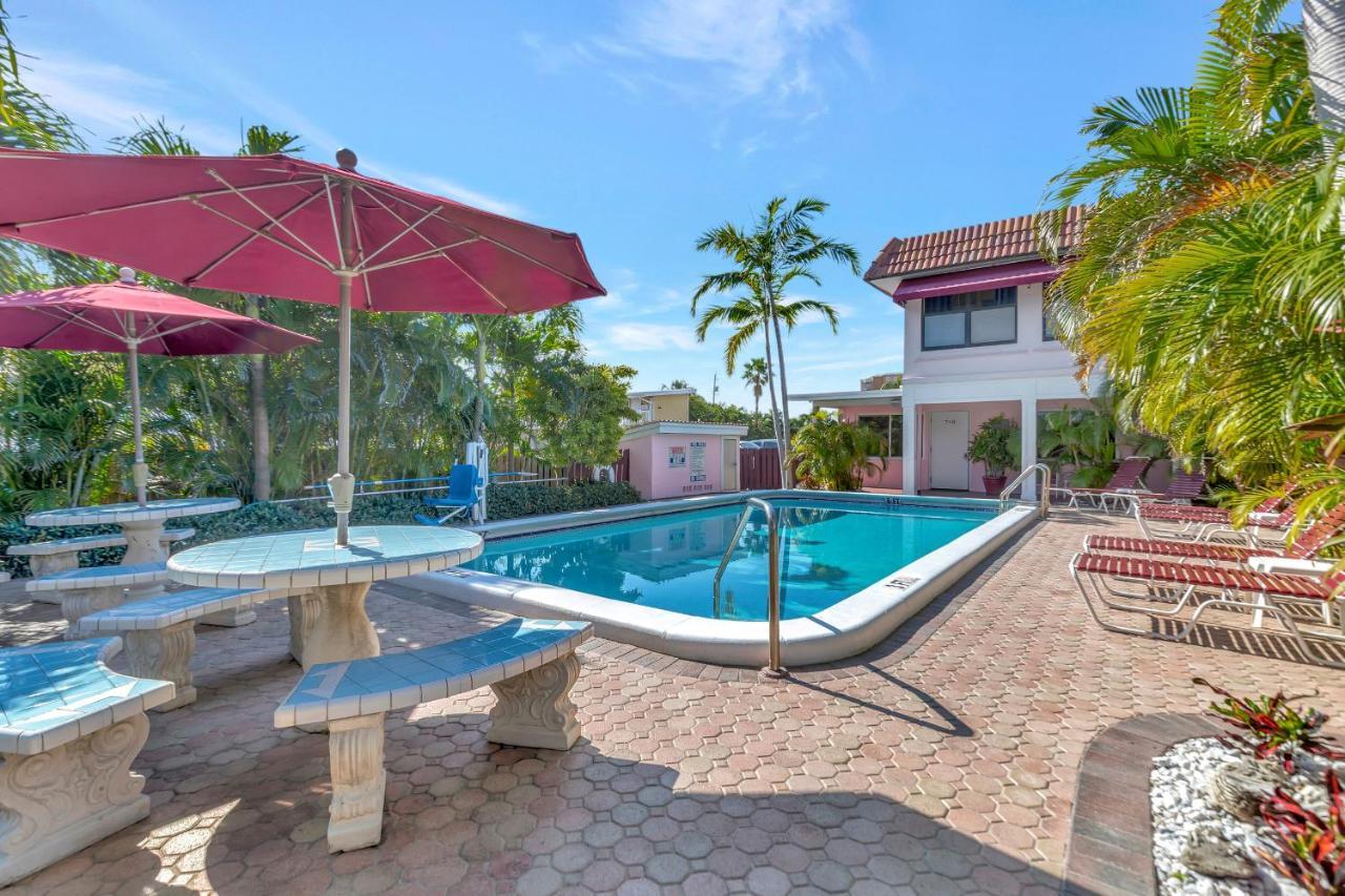 Seahorse Guesthouse ปอมปาโนบีช ภายนอก รูปภาพ