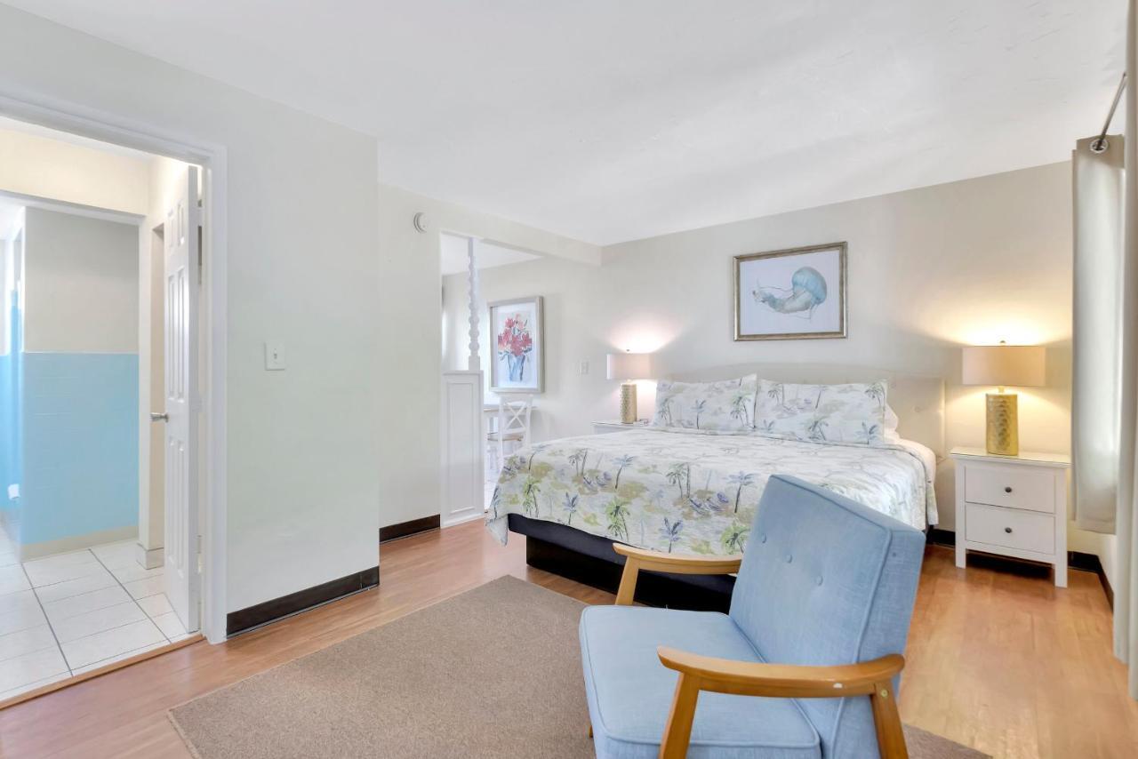 Seahorse Guesthouse ปอมปาโนบีช ภายนอก รูปภาพ