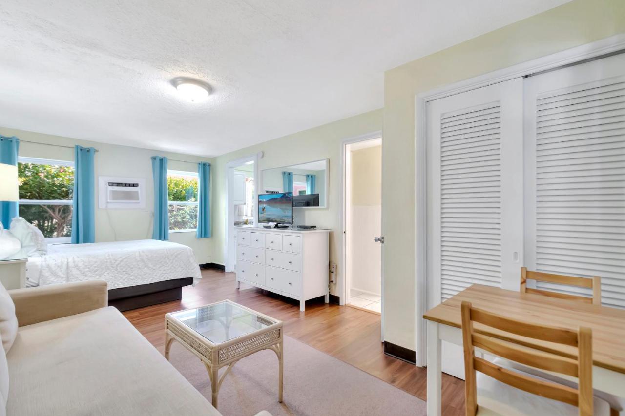 Seahorse Guesthouse ปอมปาโนบีช ภายนอก รูปภาพ